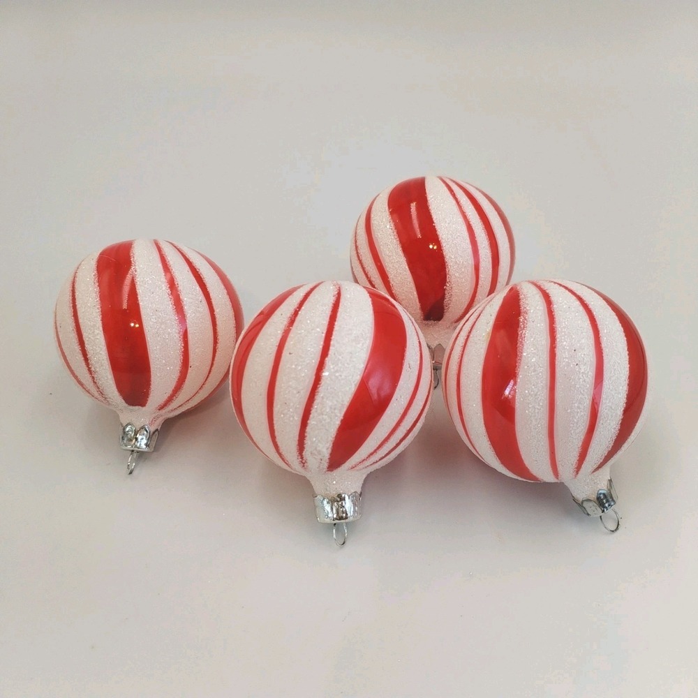 Vtg‎ Style Shatterproof Christmas Ornaments Set of 4 Red White Peppermint Stripe